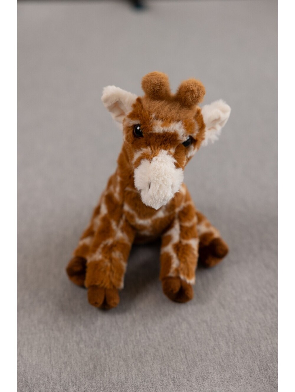 Douglas plush Jessie giraffe stuffed animal brown cream - Picture 2 of 6